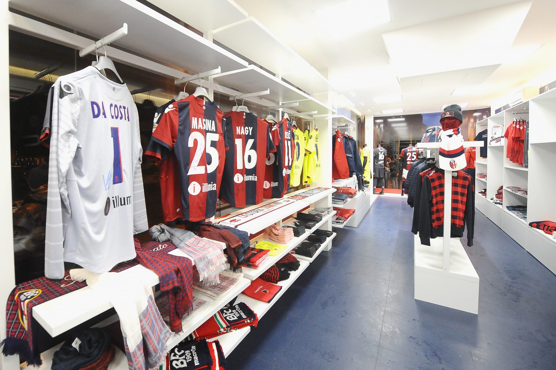 Domani Bologna Official Store allo stadio aperto dalle 1030 alle 19