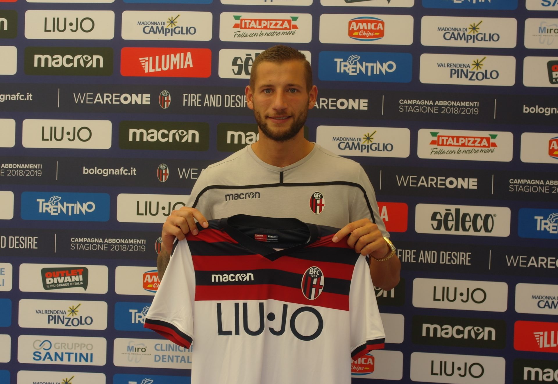 Mitchell Dijks officially presented as Bologna player BolognaFC