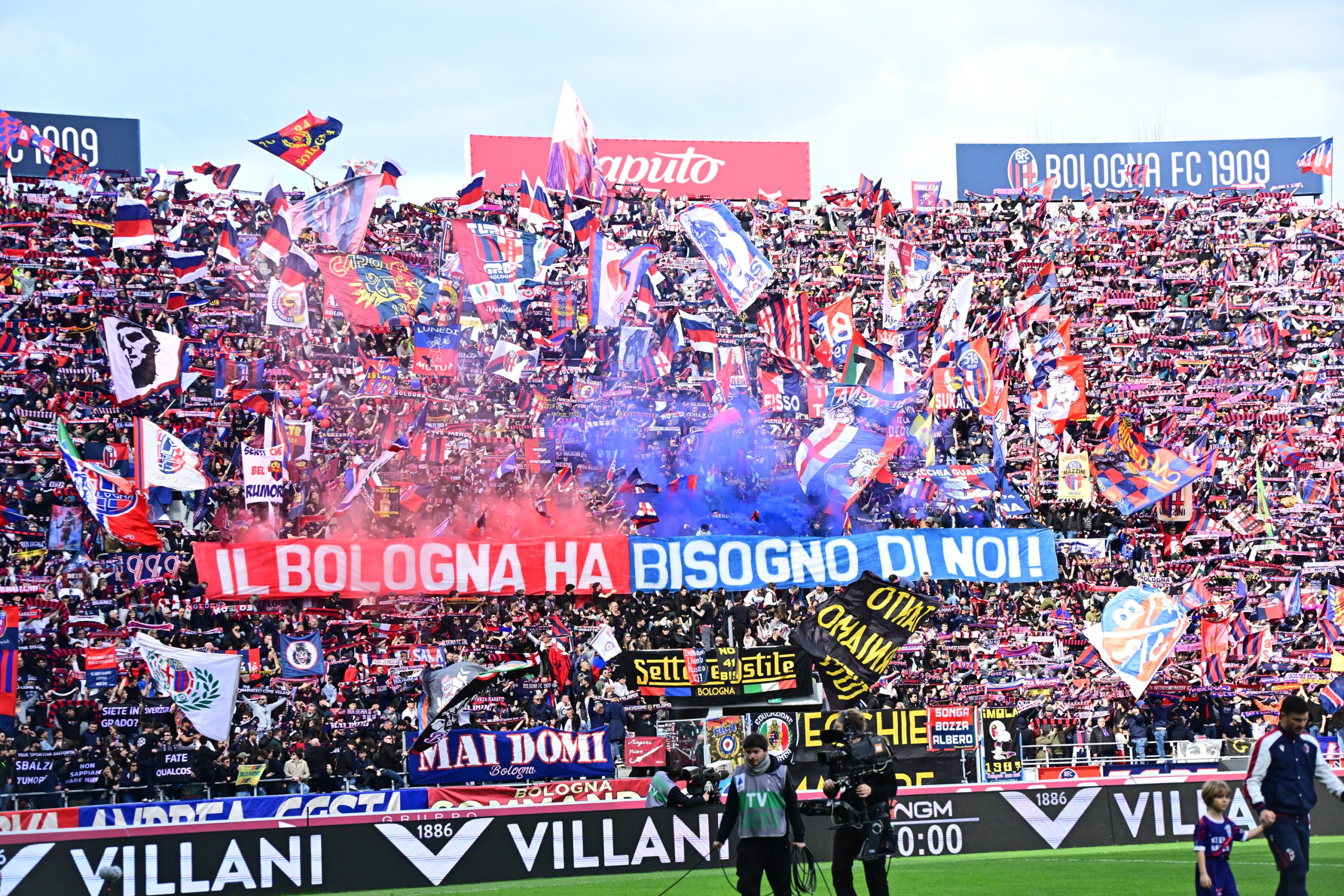 https://www.bolognafc.it/wp-content/uploads/2025/04/DSC_7763-scaled.jpg